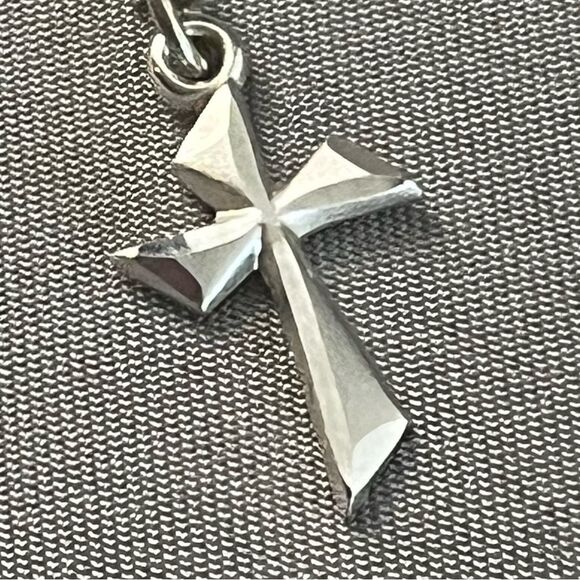 Vtg Silver Cross Pendant Child Size Boy Girl .925 18” Chain - Picture 3 of 9